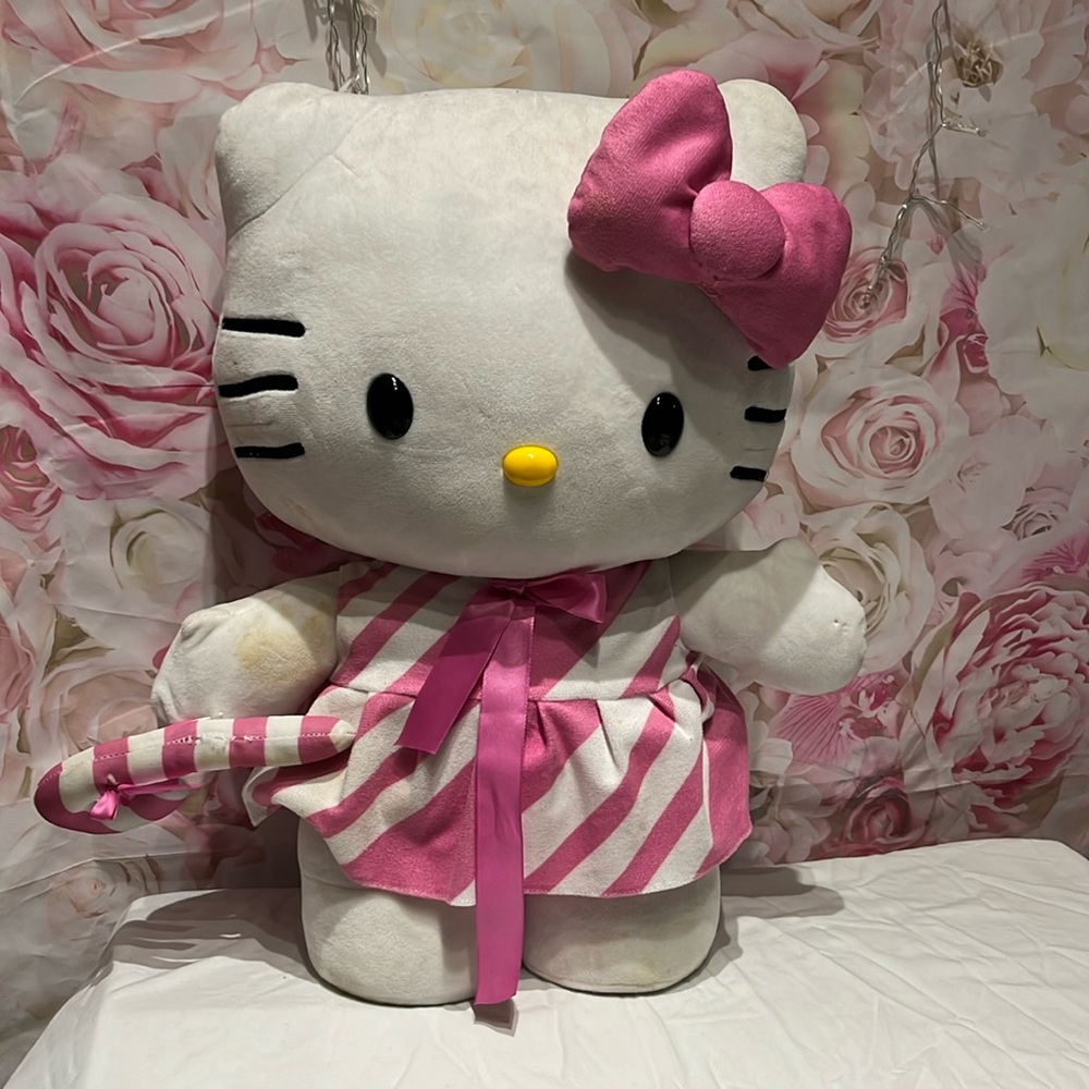 HELLO KITTY EXCLUSIVE PLUSHY💕